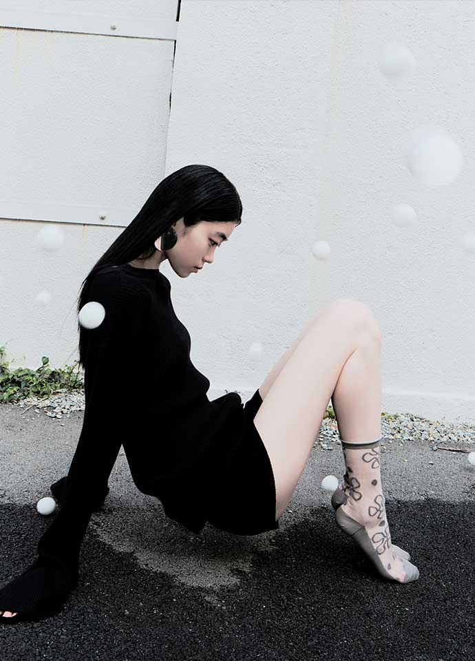 Asymmetrical Pattern Mid-Calf Socks